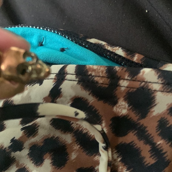 Cheetah swimsuit size medium for 20$ - Picture 4 of 4